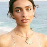 THE GOLD SHELLY CHOKER