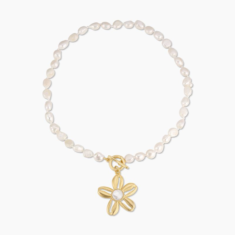 PENDANT BAR FAVE | THE LEI FLOWER ON PEARLS